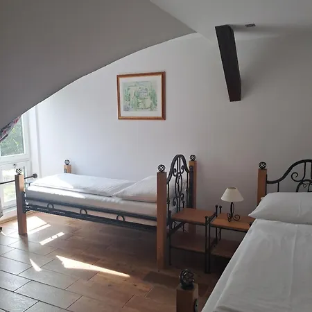 Lesni Perslak Hotel 3*