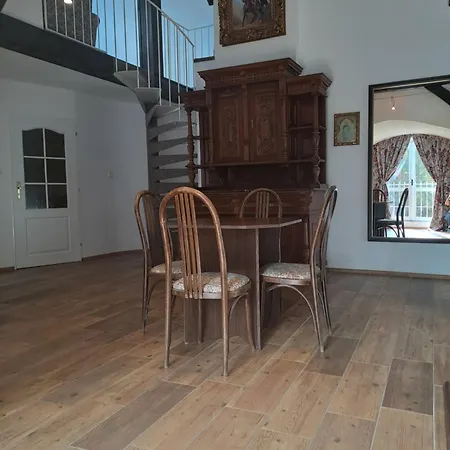 Lesni Perslak Hotel 3*