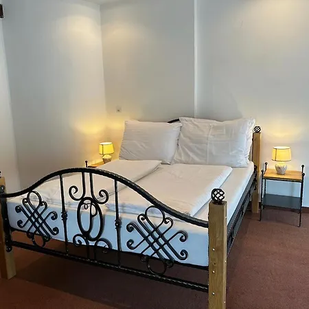 Hotel Lesni Perslak Nova Bystrice