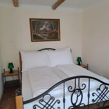 Lesni Perslak Hotel 3*