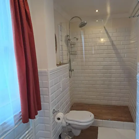 Lesni Perslak Hotel 3*