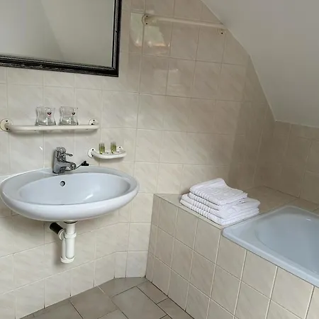 Lesni Perslak Hotel 3*